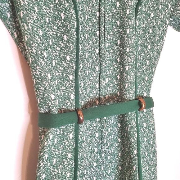 Speedy Green 70s Athletic Polyester Zip-Up Dress with Waist Tie - Picture 7 of 14